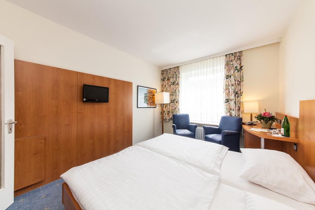 Hotel Drei Kronen Elmshorn Rom bilde